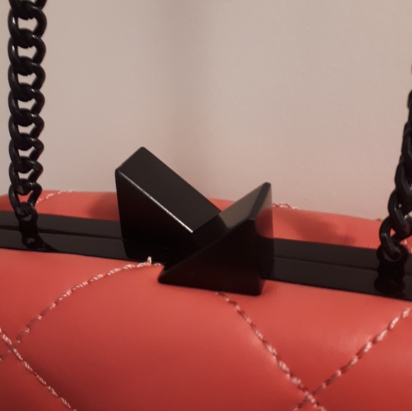 Clutch - Picture 7 of 8